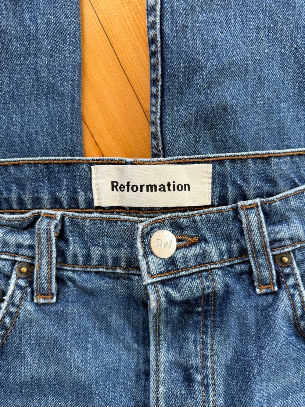 Reformation high rise straight leg jeans in Baltic wash (26) - made in USA - Picture 3 of 9